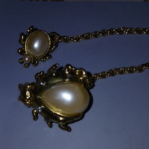 Elegant Gold Pearl Pendants